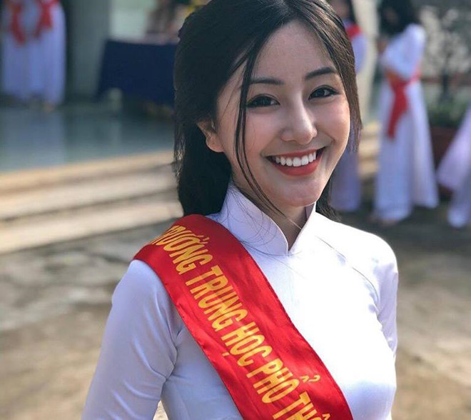 Loạt gái xinh toàn 10X từ lò nhan sắc THPT Bình Hưng Hòa TP.HCM