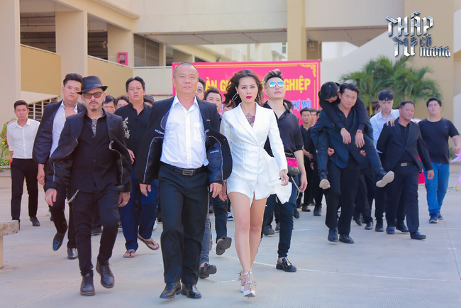 Phim giang hồ đại náo YouTube: Nhiều nội dung nhảm nhí, cảnh nóng câu khách nhưng sao Việt vẫn mượn nợ để làm