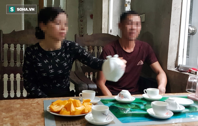 Phía sau clip người cha say rượu đốt quần áo, sách vở của con: Vợ chồng phẫn uất vì một lời đồn