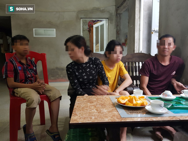 Phía sau clip người cha say rượu đốt quần áo, sách vở của con: Vợ chồng phẫn uất vì một lời đồn