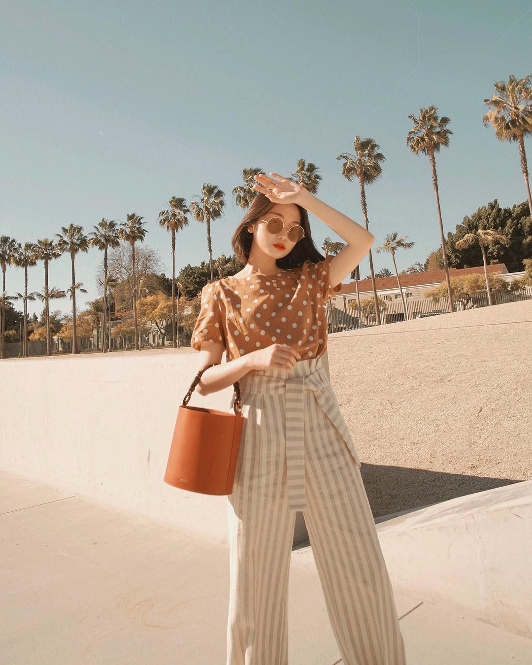 Trong tích tắc, bạn sẽ có ngay set đồ sang xịn mịn nếu diện màu be theo 3 công thức sau