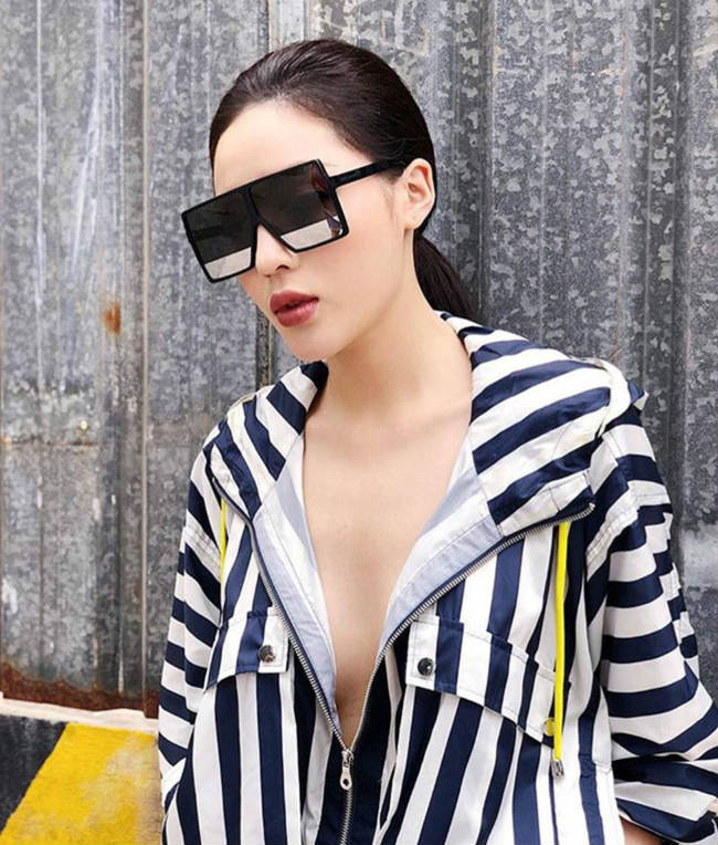 Thúy Vi, Mai Phương Thúy, Kỳ Duyên... đi đầu mốt quên nội y ở showbiz Việt