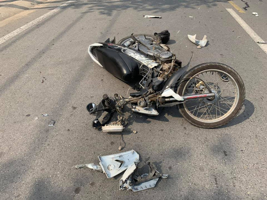 Bình Dương: Vì 1 chiếc nón bảo hiểm rơi, 3 người nguy kịch