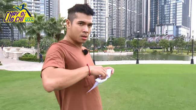 Running Man bản Việt tập 1: Yoo Jae Suk bất ngờ xuất hiện, Trấn Thành mạnh mẽ xé bảng tên cả đội