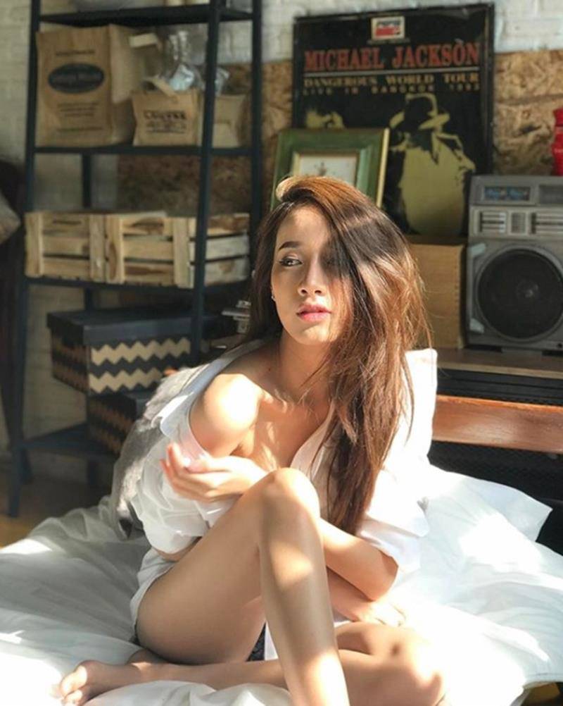 Cô gái sở hữu ngực nở mông cong, vóc dáng tựa thần vệ nữ ai nhìn cũng mê