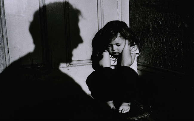 Tôi lên tiếng: Nỗi ám ảnh 20 năm mới tiết lộ của người phụ nữ bị người mình thương quý nhất thời ấu thơ xâm hại