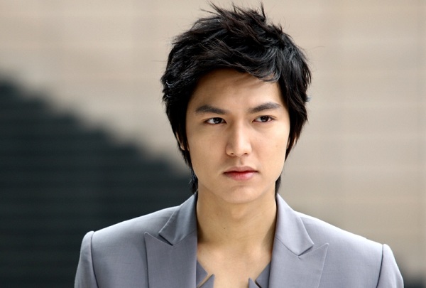 Đàn ông có 4 đặc điểm này vừa giỏi kiếm tiền vừa yêu thương vợ, phụ nữ nhất định phải giữ chắc