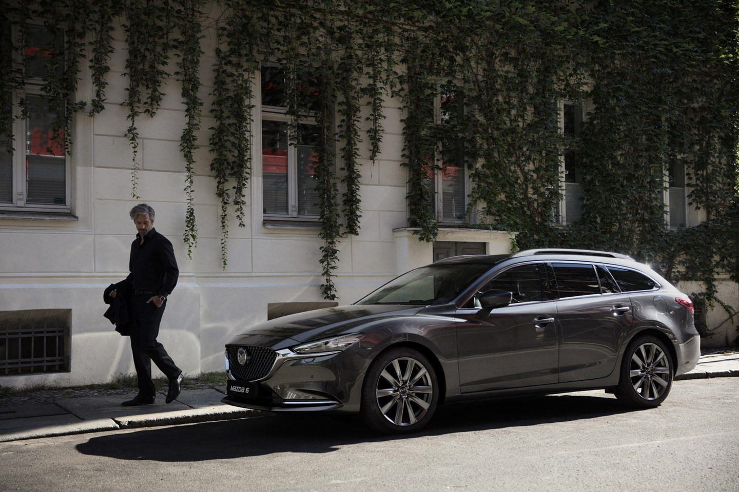Mazda6 2019 chính thức vén màn, thêm công nghệ, tăng giá bán