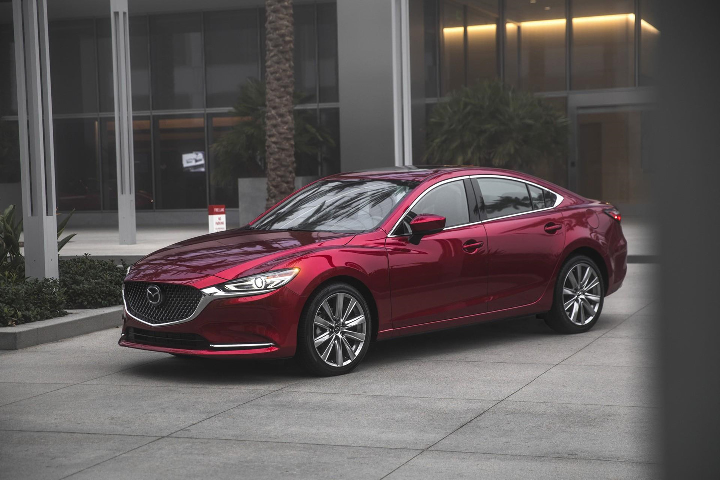 Mazda6 2019 chính thức vén màn, thêm công nghệ, tăng giá bán
