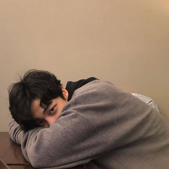 Cạn lời với thanh niên hết sức ca ngợi bạn gái là người hoàn hảo nhưng vẫn không vượt qua ải người yêu cũ