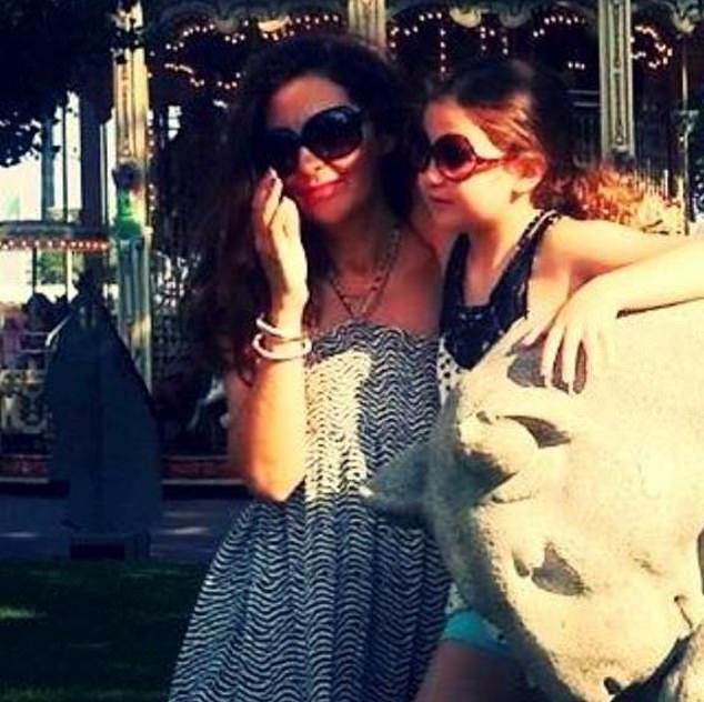 Người phụ nữ bị tịch thu hộ chiếu, đối mặt với án tù vì công khai sỉ nhục vợ mới của chồng cũ trên Facebook