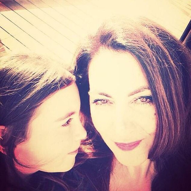 Người phụ nữ bị tịch thu hộ chiếu, đối mặt với án tù vì công khai sỉ nhục vợ mới của chồng cũ trên Facebook