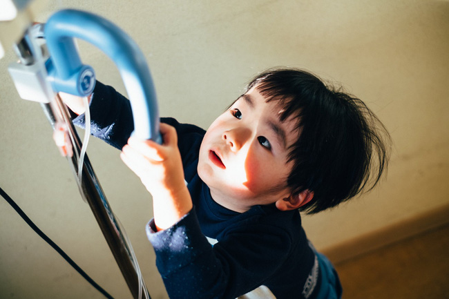 Bộ ảnh em bé Nhật Bản đáng yêu làm tan chảy người xem, thế nhưng lại ẩn chứa câu chuyện cảm động đầy nước mắt đằng sau