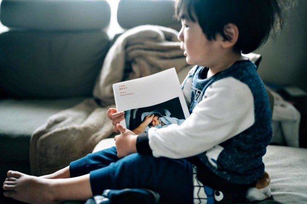 Bộ ảnh em bé Nhật Bản đáng yêu làm tan chảy người xem, thế nhưng lại ẩn chứa câu chuyện cảm động đầy nước mắt đằng sau