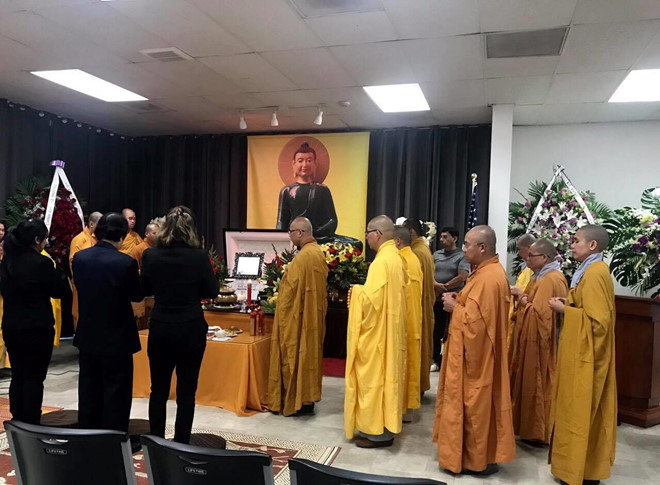 Danh hài Thúy Nga tổ chức lễ cầu siêu trước khi cố nghệ sĩ Anh Vũ được đưa về nước