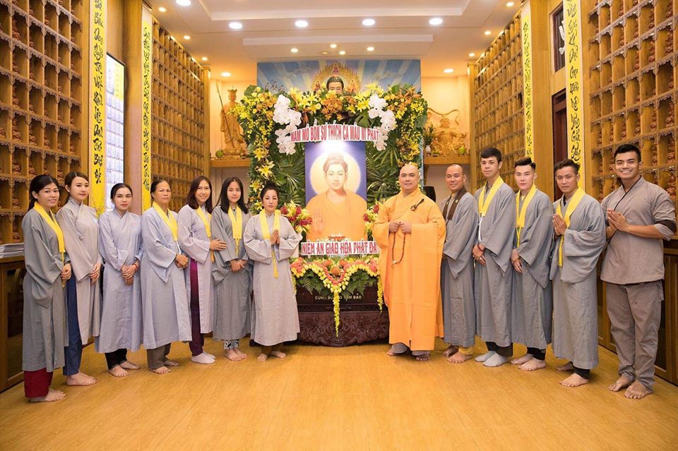 Danh hài Thúy Nga tổ chức lễ cầu siêu trước khi cố nghệ sĩ Anh Vũ được đưa về nước