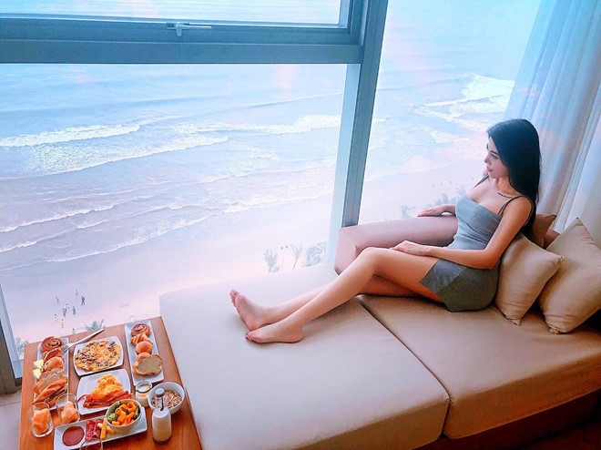 Tiểu thư nhà giàu Claret Giang Lê khoe hạnh phúc bên bạn trai hot boy