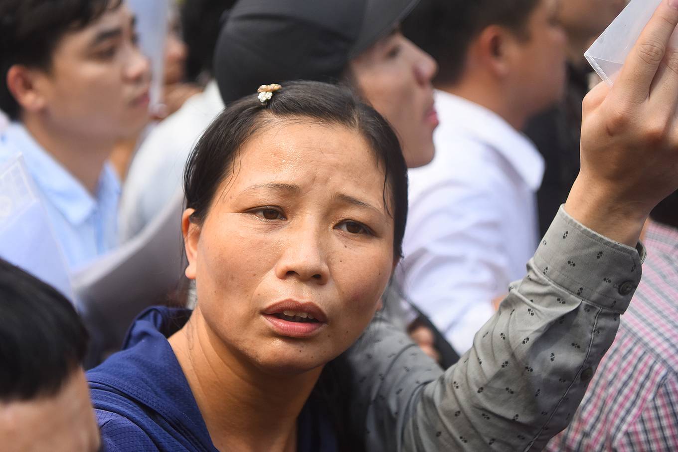 Nghìn người xếp hàng từ 3h sáng xin visa Hàn Quốc