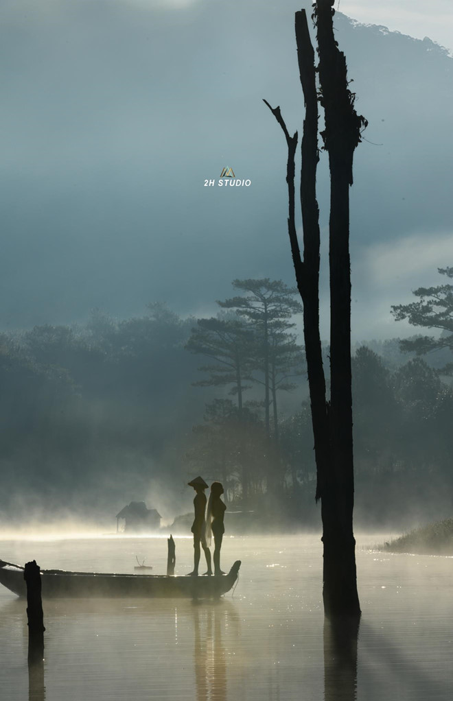 Đôi nam nữ chụp nude ở hồ Tuyền Lâm nói gì khi bị ném đá trên mạng