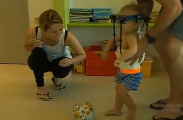 Bé trai 16 tháng tuổi sống sót thần kỳ sau tai nạn lìa đầu