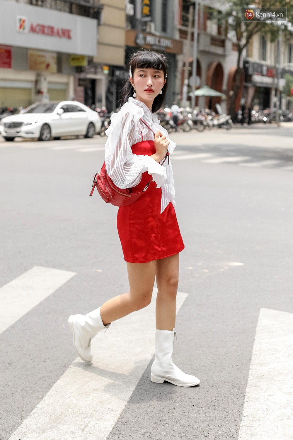 Mới đầu hè, giới trẻ đã khoe street style cực gắt với hot trend đồ hoa cả cành, bodysuit, đồ màu be