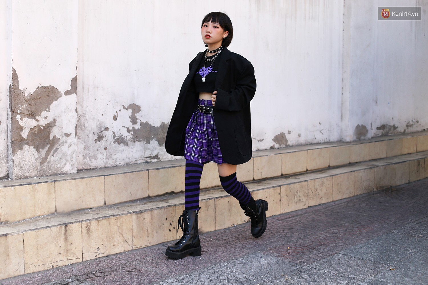 Mới đầu hè, giới trẻ đã khoe street style cực gắt với hot trend đồ hoa cả cành, bodysuit, đồ màu be