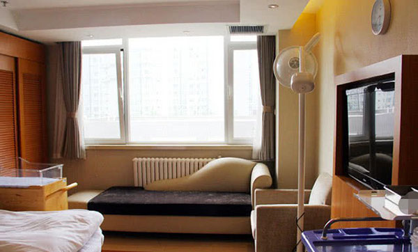 Lộ chi phí cao ngất thuê phòng đẻ VIP Dạ Hoa Triệu Hựu Đình không tiếc tiền chuẩn bị cho bà xã sinh con