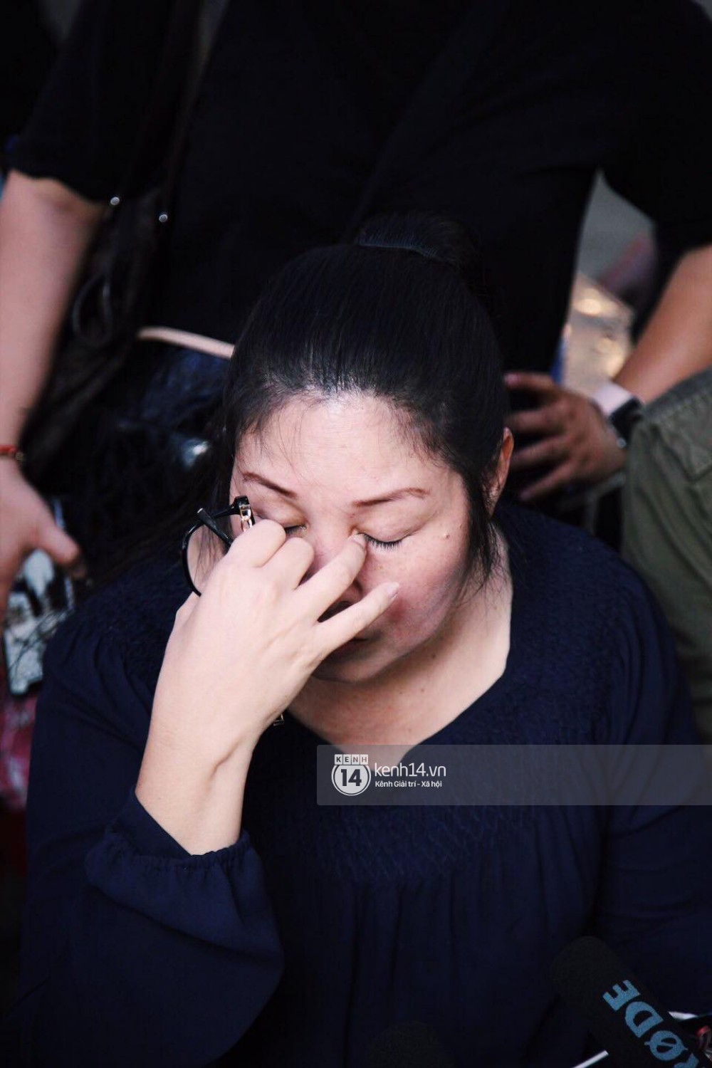 Gia đình, bạn bè nghệ sĩ thân thiết nén đau thương chuẩn bị cho tang lễ nghệ sĩ Anh Vũ