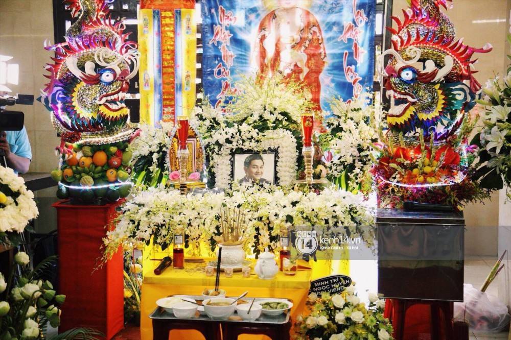 Gia đình, bạn bè nghệ sĩ thân thiết nén đau thương chuẩn bị cho tang lễ nghệ sĩ Anh Vũ