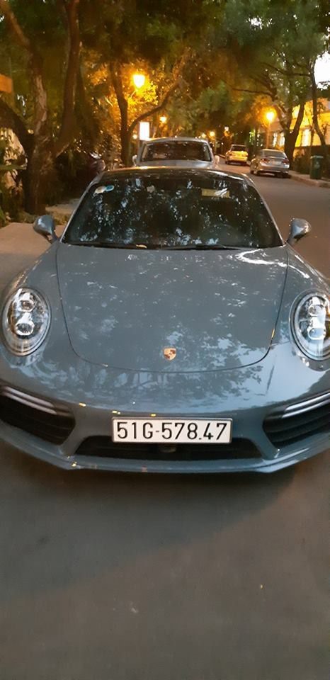 Cận cảnh xe sang Porsche 20 tỉ mới tậu của đại gia Đặng Lê Nguyên Vũ