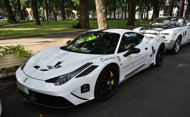 Cận cảnh xe sang Porsche 20 tỉ mới tậu của đại gia Đặng Lê Nguyên Vũ