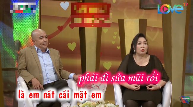 Bạn dẫn của Hồng Vân liên tục bị ngã khỏi ghế trên truyền hình, khán giả đề nghị đổi ghế, đổi cả MC vì vô duyên