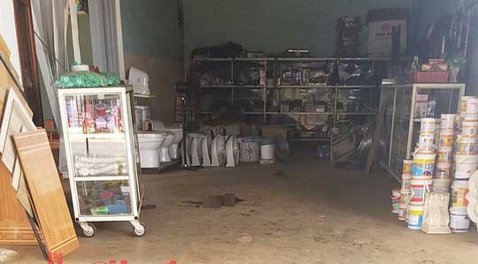 Đang bán hàng, chủ cửa hiệu bị 1 thanh niên xông vào đâm chết