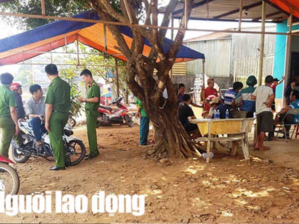 Đang bán hàng, chủ cửa hiệu bị 1 thanh niên xông vào đâm chết