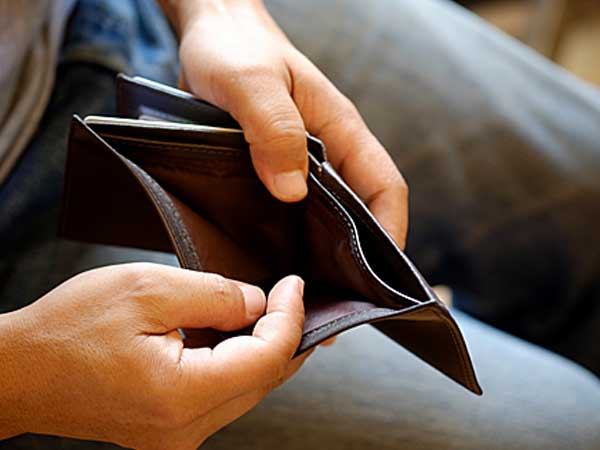 10 dấu hiệu bạn nghèo mà không biết