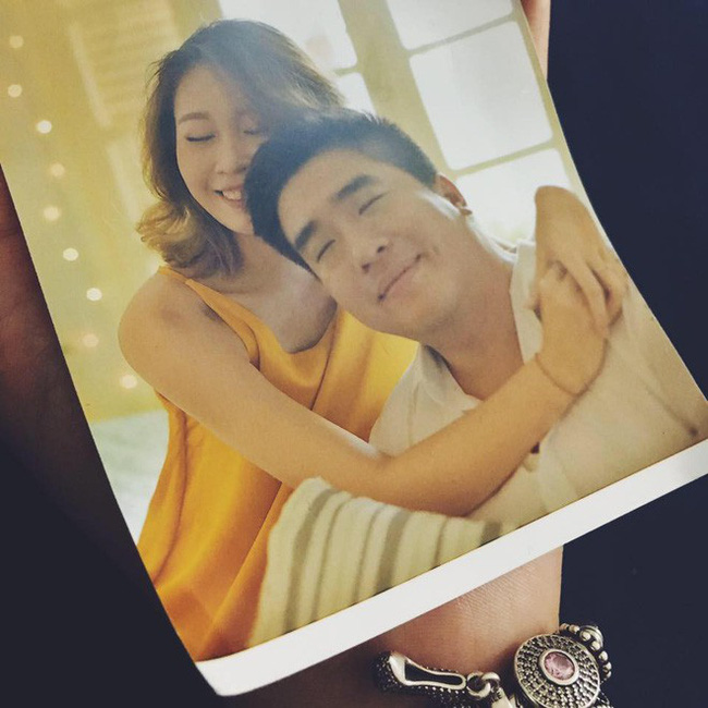 Ngày thanh minh, nghẹn ngào đọc thư tay vợ trẻ gửi chồng quá cố sau 2 năm anh qua đời: Em và con vẫn mãi thương anh!