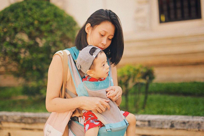 Ngày thanh minh, nghẹn ngào đọc thư tay vợ trẻ gửi chồng quá cố sau 2 năm anh qua đời: Em và con vẫn mãi thương anh!