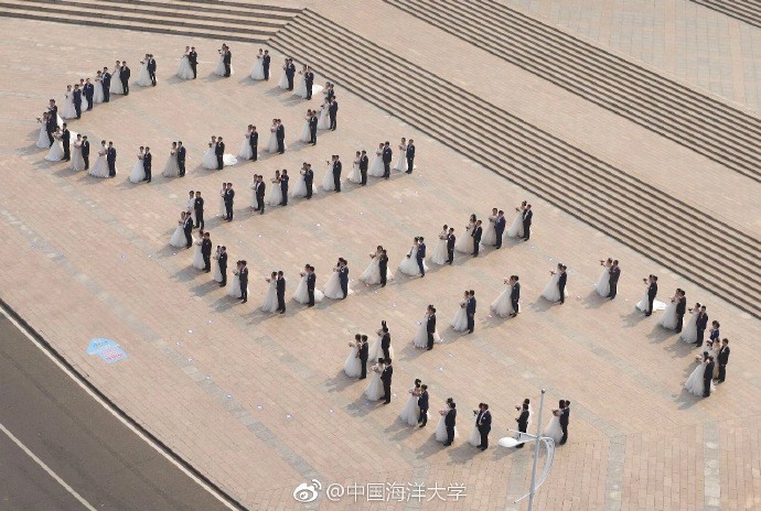 Yêu nhau từ thời đại học, 66 cặp đôi hẹn nhau quay về trường tổ chức hôn lễ tập thể lãng mạn và đẹp như mơ