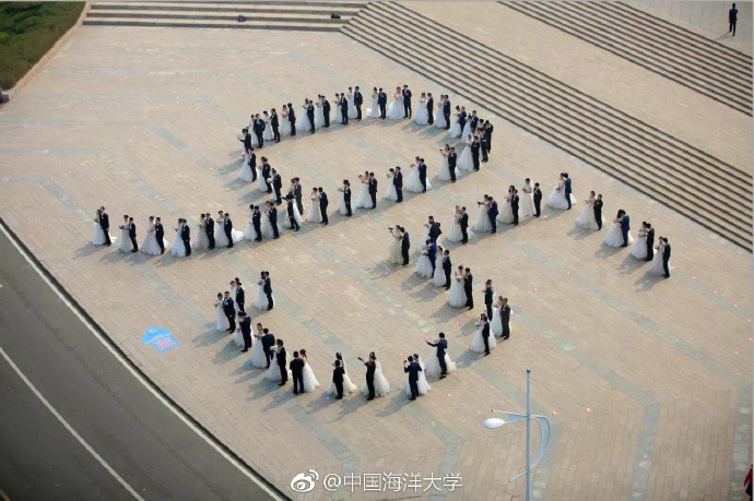 Yêu nhau từ thời đại học, 66 cặp đôi hẹn nhau quay về trường tổ chức hôn lễ tập thể lãng mạn và đẹp như mơ