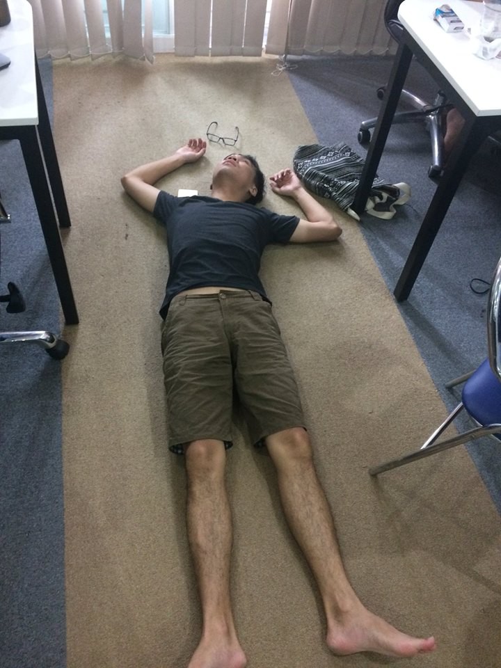 PewPew cảnh tỉnh hội muốn bỏ học để làm streamer: Làm việc 12 tiếng/ngày ám ảnh hơn cả thi học kỳ, ngủ chỉ lo bị đột tử