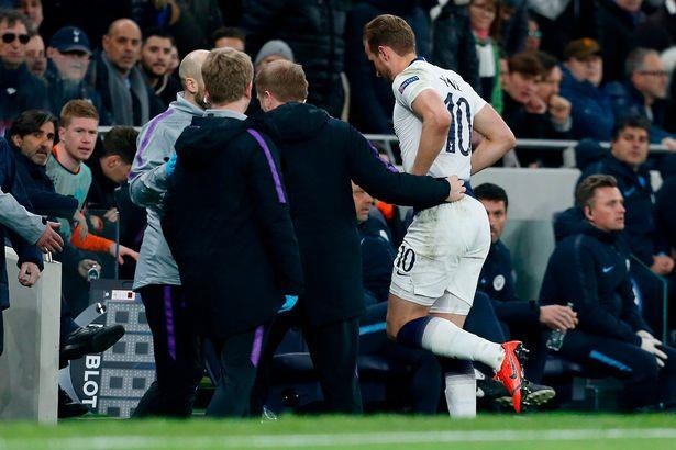 CĐV phẫn nộ với pha đánh nguội của Fernandinho dành cho Harry Kane