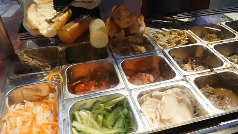 Giữa lùm xùm, dân mạng lục lại clip Khoa Pug từng mòn mỏi chờ ở quán để review bánh mì PewPew: Ngon hay dở? Giữa lùm xùm, dân mạng lục lại clip Khoa Pug từng mòn mỏi chờ ở quán để review bánh mì PewPew: Ngon hay dở?