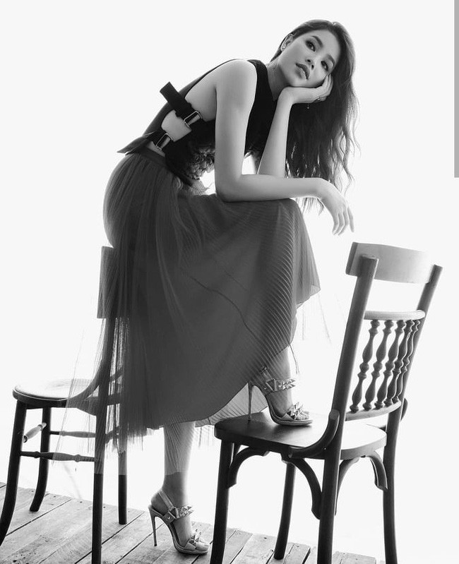 Đâu chỉ mỗi Kỳ Duyên, showbiz Việt đã có thêm Hoa hậu scandal mới mang tên Phạm Hương