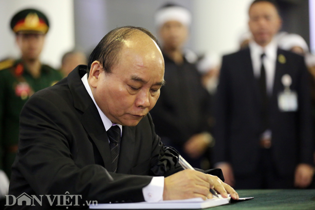 Lãnh đạo Đảng, Nhà nước viếng Trung tướng Đồng Sỹ Nguyên