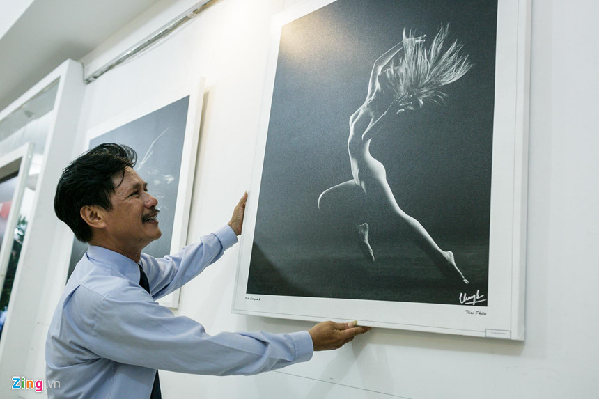 Đôi trẻ chụp ảnh cưới nude ở hồ Tuyền Lâm có đáng bị lên án?