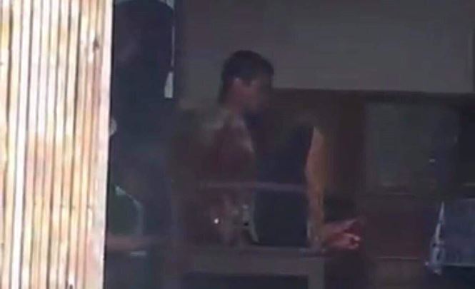 Nghịch tử cầm dao phay chém gục bố mẹ ngay tại nhà