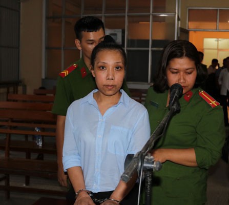 Cựu nhà báo vòi tiền doanh nghiệp cấp cứu, phiên toà tạm hoãn