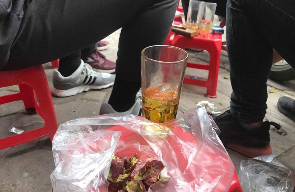 Choáng với lời thú tội của người chồng lương 7 triệu vẫn nhịn ăn, nhịn mặc, bòn rút của vợ để nuôi người yêu cũ