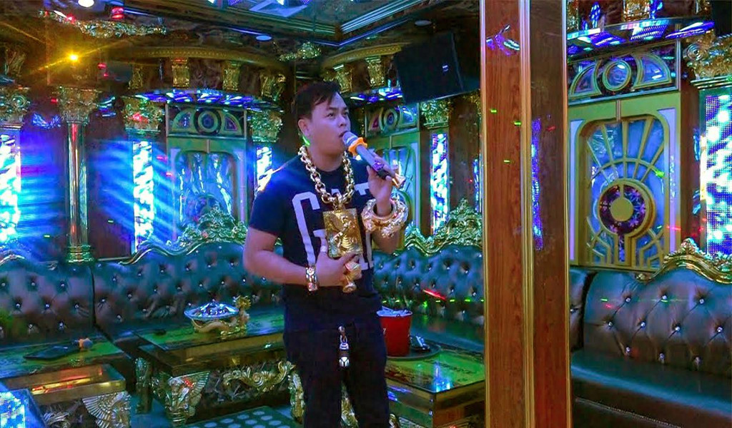 Video - Ảnh: Bên trong quán karaoke của Phúc XO, nơi cảnh sát phát hiện ma túy