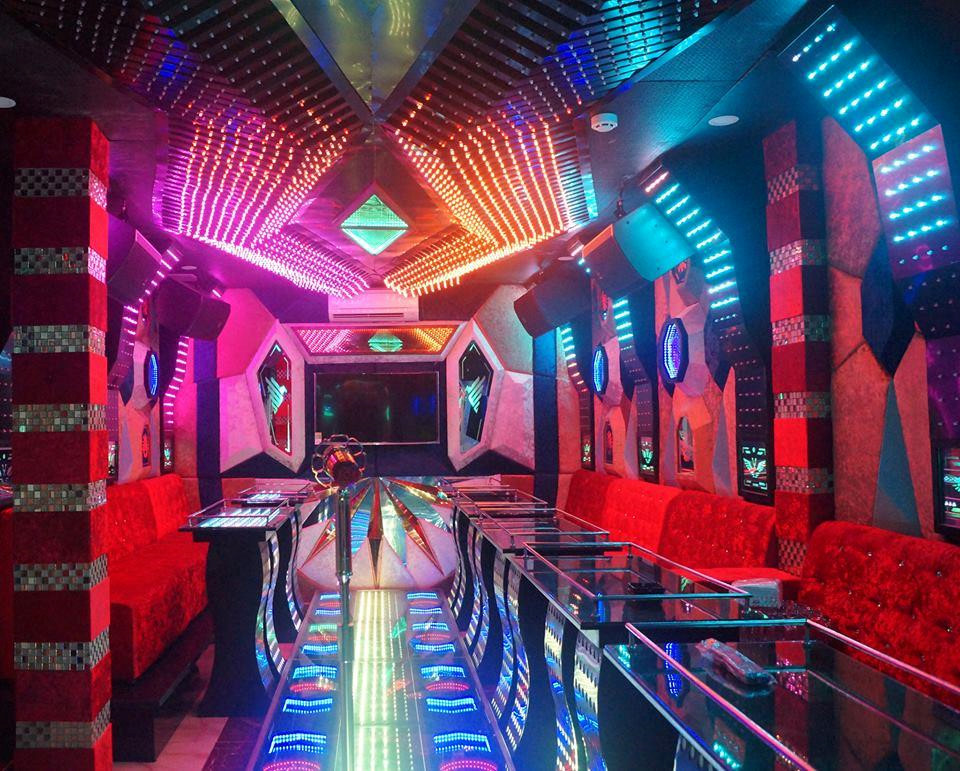 Video - Ảnh: Bên trong quán karaoke của Phúc XO, nơi cảnh sát phát hiện ma túy